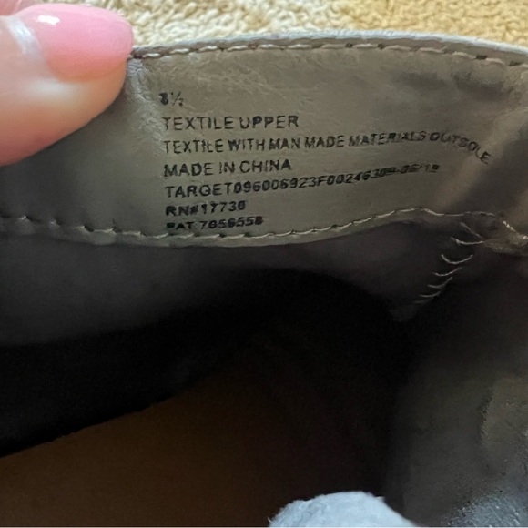 Universal Thread Booties - Picture 6 of 6